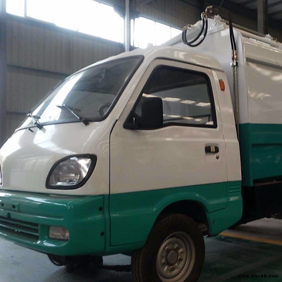 電動四輪垃圾車  掛桶式自卸垃圾車價格  4方四輪  加大3千瓦行走電機  采用鍍鋅鋼板箱體