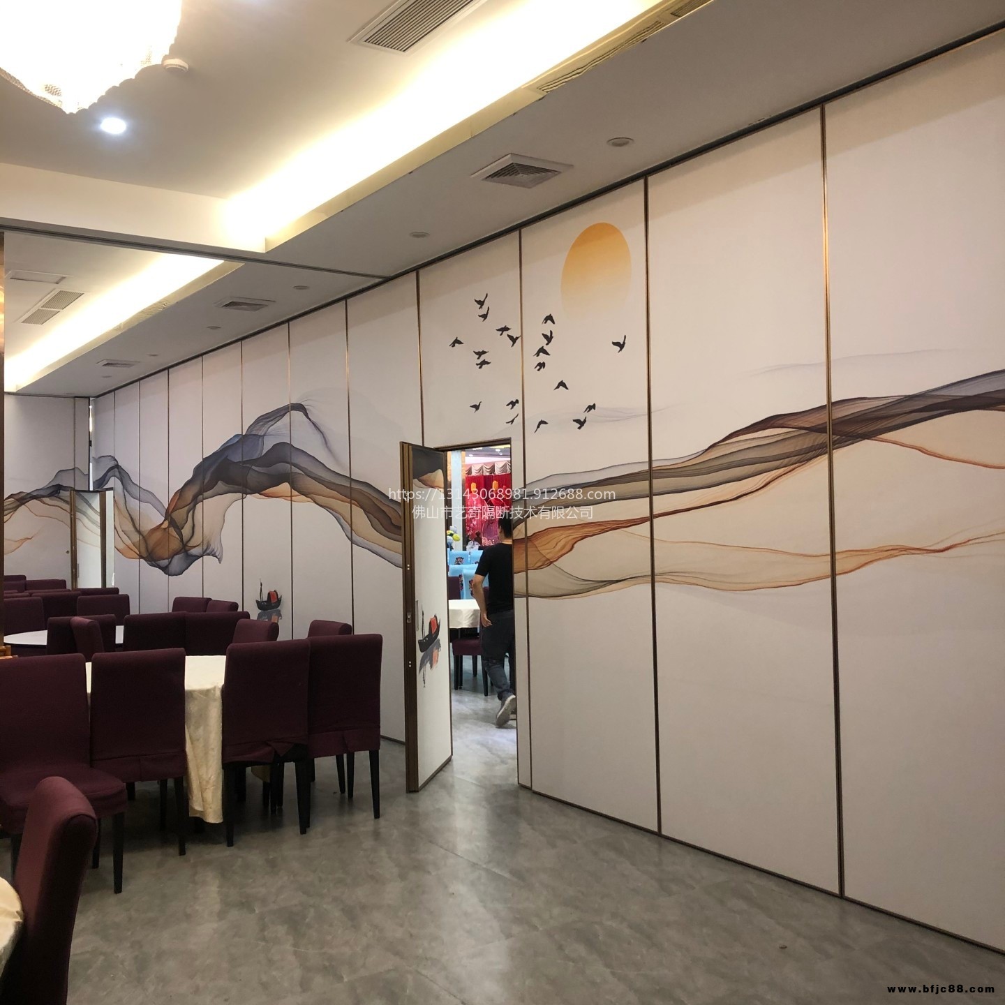 汕尾市藝奇隔斷廠  移動屏風(fēng)隔斷 酒店移動隔斷 65型