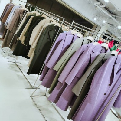 廣州品牌折扣女裝女冬職業版羊絨大衣實體店貨源尾貨折扣批發