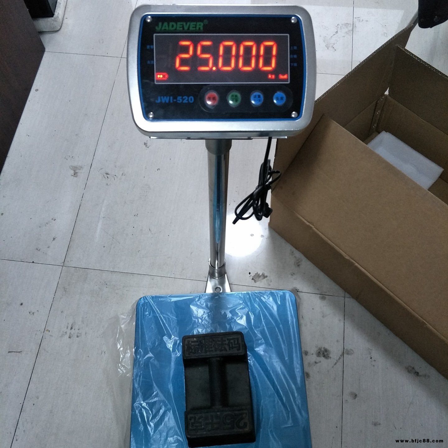 鈺恒100公斤防水稱 水產(chǎn)行業(yè)用稱重150kg不銹鋼臺(tái)稱 IP68等級(jí) 杰特沃品牌60kg防水電子臺(tái)秤