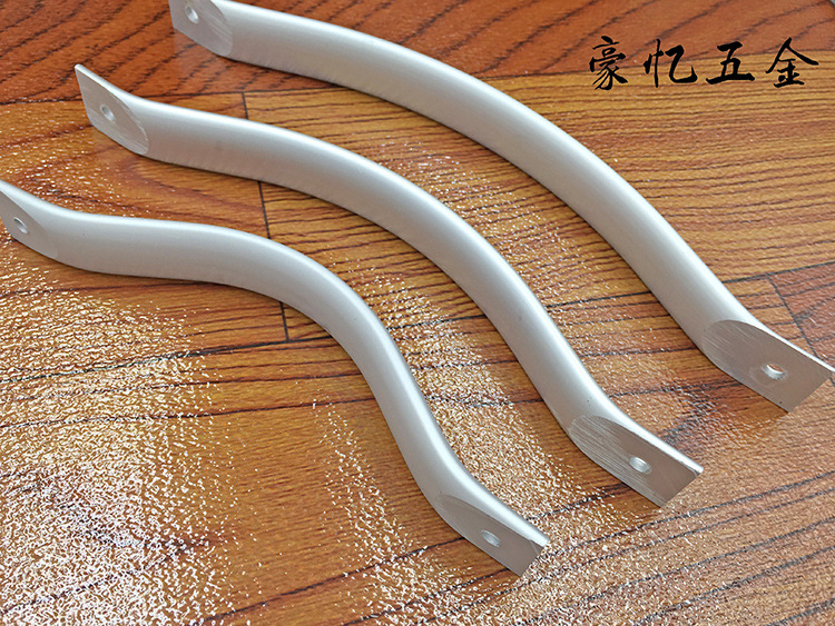 溫州廠家直銷外貿(mào)現(xiàn)代簡(jiǎn)約明孔啞光鋁合金拉手五金抽屜櫥柜門把手示例圖3