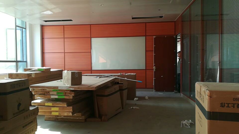 板材隔斷施工現場.jpg