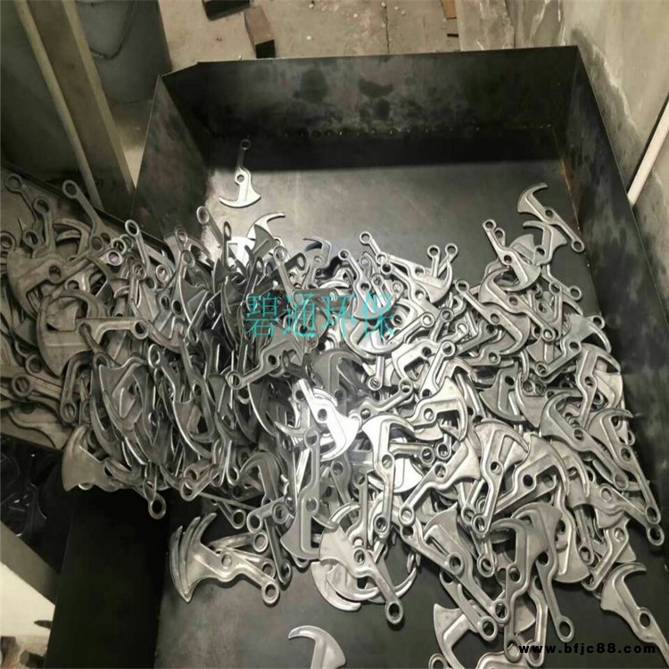 黔南 不銹鋼格柵 轉(zhuǎn)鼓式機(jī)械格柵 304機(jī)械格柵耙齒
