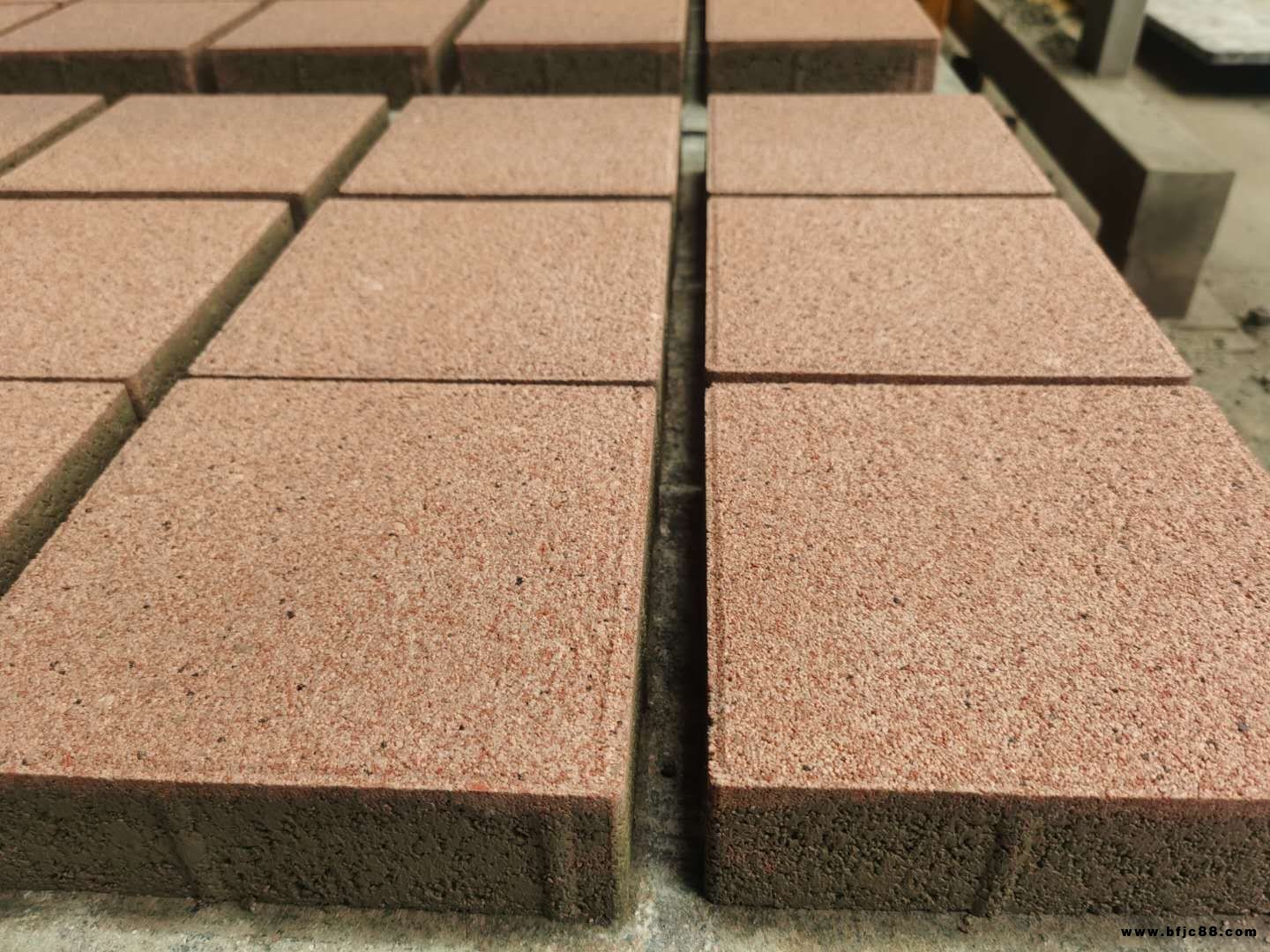 全國(guó)發(fā)貨 石英磚 pc磚 仿花崗巖人行道路面磚  PC仿石路沿石